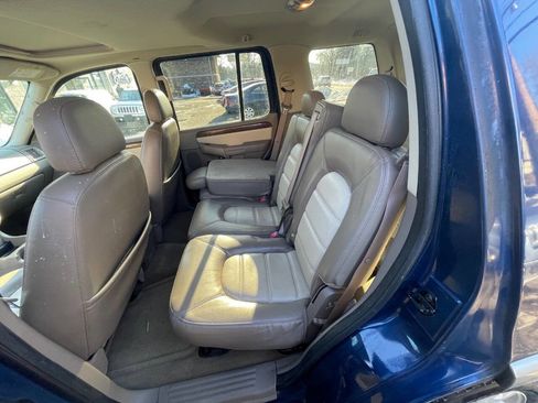 Used 2004 Ford Explorer Eddie Bauer image 11