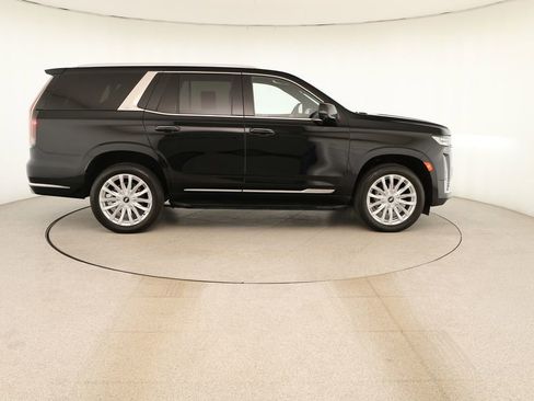 Used 2024 Cadillac Escalade Luxury AWD/4WD image 8