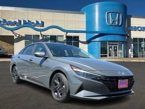 Used 2023 Hyundai Elantra Blue FWD image 1