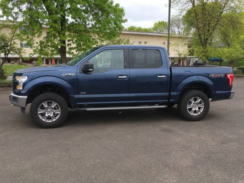 Used 2017 Ford F150 XLT w/ Equipment Group 302A Luxury AWD/4WD image 3