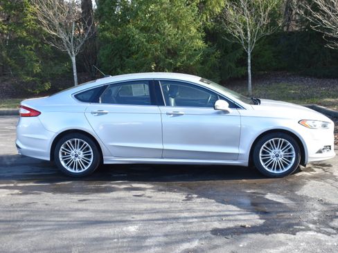 Used 2016 Ford Fusion SE w/ Equipment Group 202A image 29