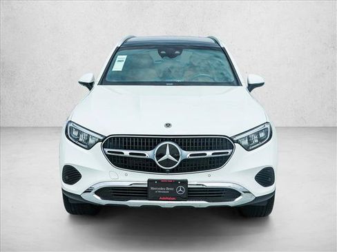 Used 2023 Mercedes-Benz GLC 300 4MATIC image 2