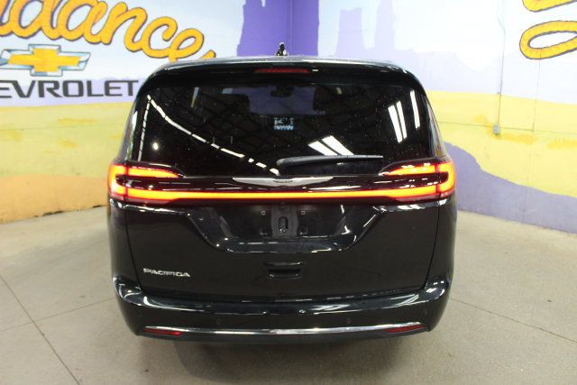 Used 2026 Chrysler Pacifica Select FWD image 7