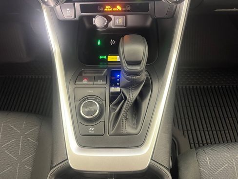 Used 2025 Toyota RAV4 XLE w/ Convenience Package AWD/4WD image 19