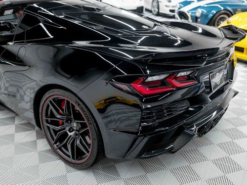 Used 2024 Chevrolet Corvette Z06 w/ Stealth Interior Trim Package RWD image 32