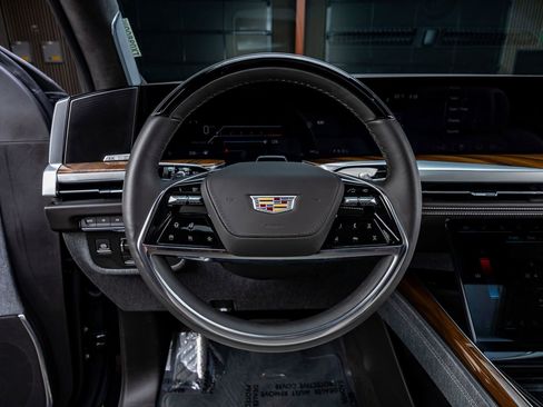Used 2026 Cadillac Escalade Platinum Sport AWD/4WD image 19