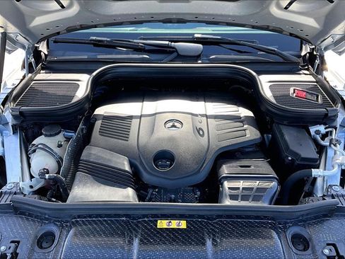 Certified 2023 Mercedes-Benz GLS 450 4MATIC image 11