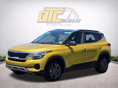 Used 2023 Kia Seltos S w/ Navigation Package FWD image 2