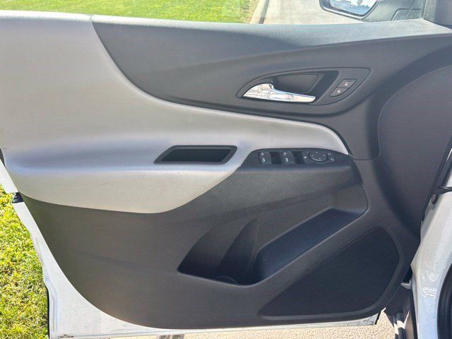 Used 2022 Chevrolet Equinox LS w/ LPO, Floor Liner Package FWD image 11
