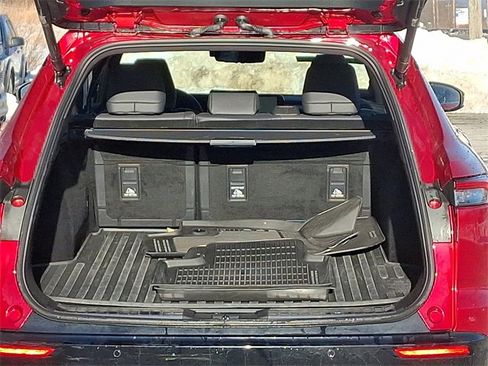 Used 2025 Toyota Crown Signia Limited image 28