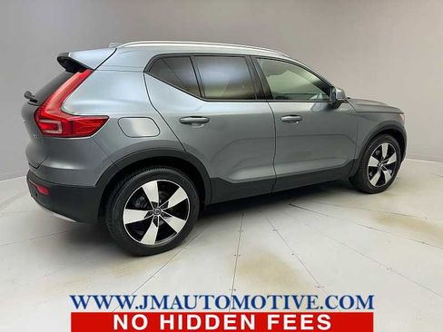 Used 2019 Volvo XC40 T5 Momentum image 5