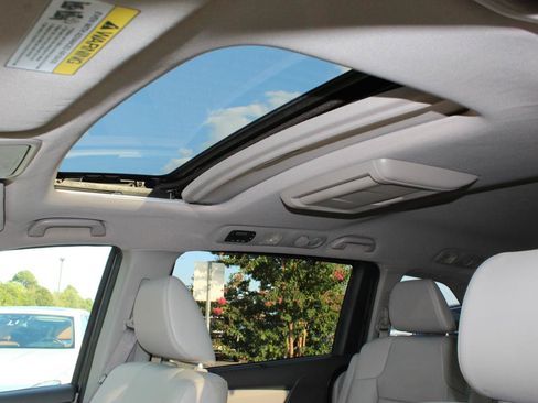 Used 2016 Honda Odyssey Touring image 11