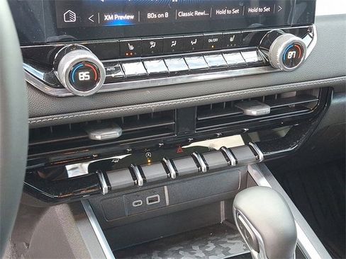 Used 2026 Chevrolet Colorado LT image 12