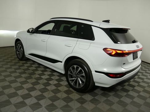 Certified 2025 Audi Q6 e-tron Premium w/ Convenience Package image 27