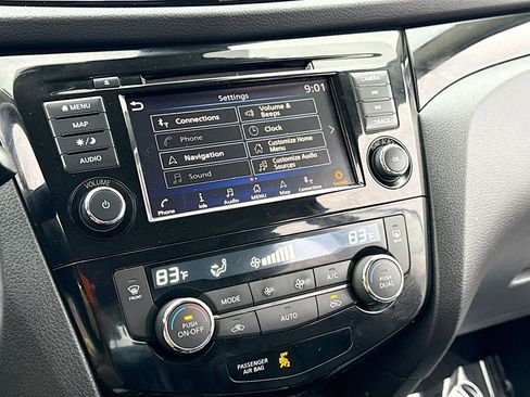 Used 2022 Nissan Rogue Sport SL image 10