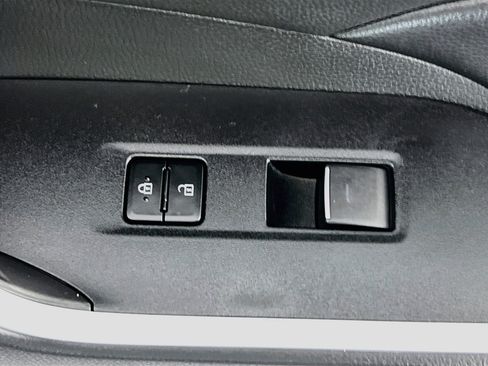 Used 2024 Toyota RAV4 XLE FWD image 31