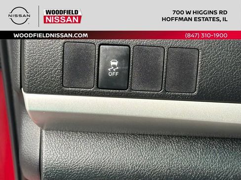 Used 2015 Toyota Camry SE w/ Moonroof Package FWD image 23