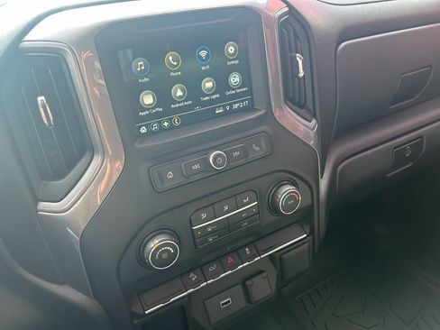 Used 2019 Chevrolet Silverado 1500 Custom Trail Boss w/ Custom Convenience Package AWD/4WD image 8