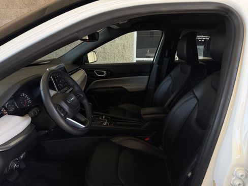 Used 2025 Jeep Compass Limited AWD/4WD image 28