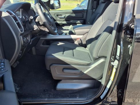 New 2026 RAM 1500 Express AWD/4WD image 14