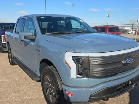 Used 2023 Ford F150 Lightning Lariat image 2