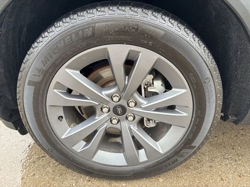 Used 2022 Ford Explorer XLT w/ Equipment Group 202A image 16