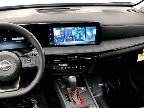 New 2026 Nissan Kicks SR image 7