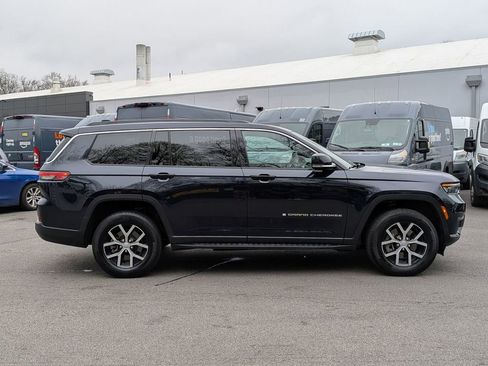 Used 2024 Jeep Grand Cherokee L Limited image 2