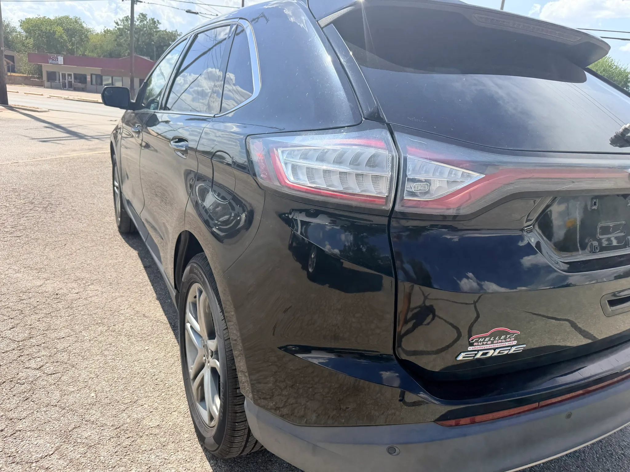 Used 2016 Ford Edge Titanium FWD image 6