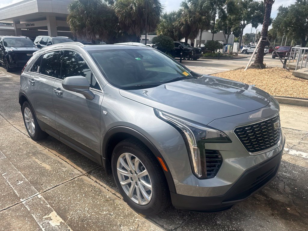Used 2023 Cadillac XT4 Luxury FWD image 1