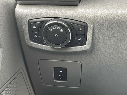 Used 2016 Ford F150 XLT w/ Equipment Group 302A Luxury image 27