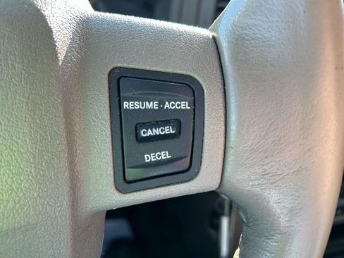 Used 2005 Jeep Grand Cherokee Laredo image 19