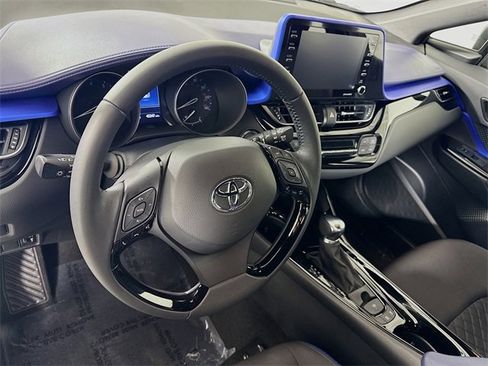 Certified 2022 Toyota C-HR XLE image 9