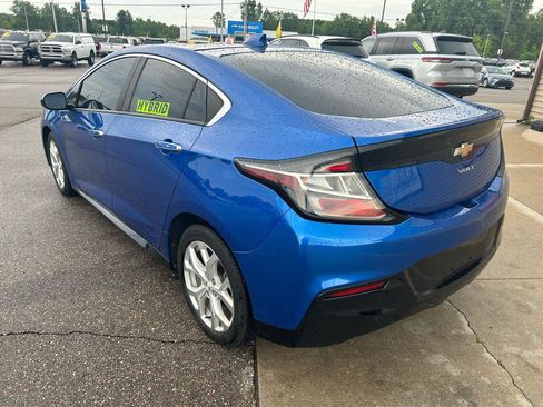Used 2018 Chevrolet Volt LT w/ Comfort Package FWD image 7