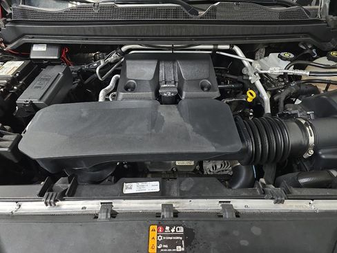 Used 2023 Chevrolet Colorado Trail Boss w/ Technology Package AWD/4WD image 12