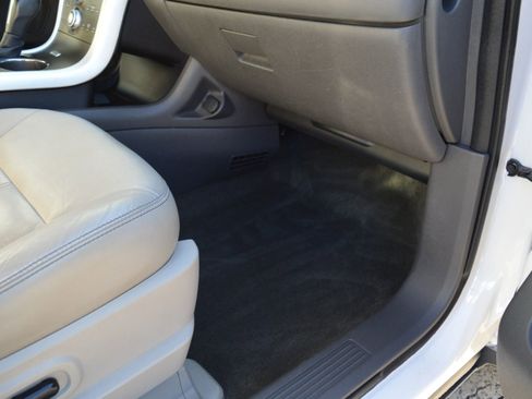 Used 2013 Ford Edge SEL image 21