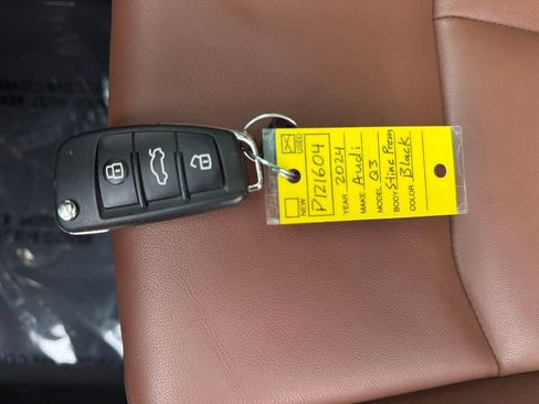 Used 2024 Audi Q3 2.0T Premium w/ Convenience Package image 27