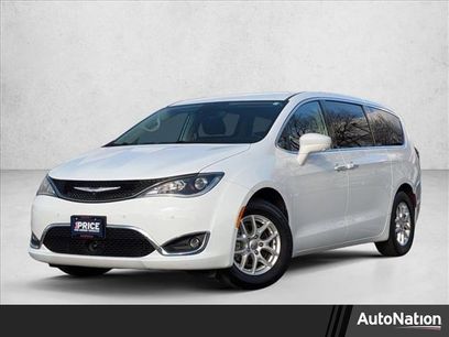 Used 2020 Chrysler Pacifica Touring w/ Advanced Safetytec Group