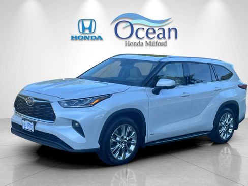 Used 2023 Toyota Highlander Limited AWD/4WD image 7