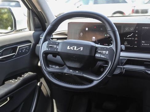 Used 2024 Kia EV9 Land AWD/4WD image 17