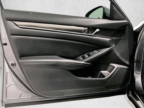 Used 2019 Honda Accord Sport image 18