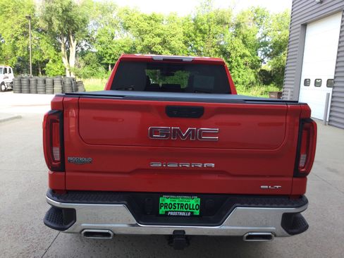 Used 2020 GMC Sierra 1500 SLT w/ X31 Off-Road Package image 4