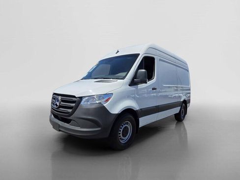 Used 2024 Mercedes-Benz Sprinter 2500 image 8