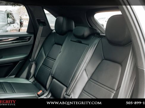 Used 2021 Porsche Cayenne AWD/4WD image 43