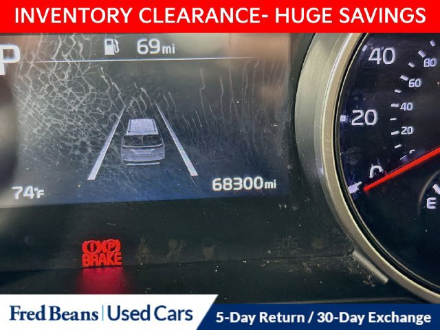 Used 2024 Kia Carnival LX FWD image 13