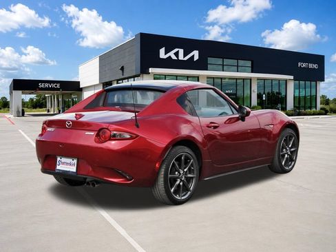 Used 2019 MAZDA MX-5 Miata RF Grand Touring RWD image 5