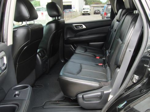 Used 2014 Nissan Pathfinder Platinum AWD/4WD image 11