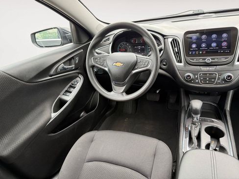 Used 2024 Chevrolet Malibu LT FWD image 11