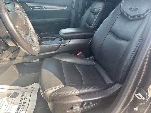 Used 2018 Cadillac XT5 Luxury w/ Driver Awareness Package image 14