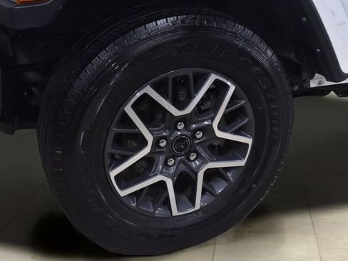 Used 2025 Jeep Wrangler Unlimited Sahara AWD/4WD image 13